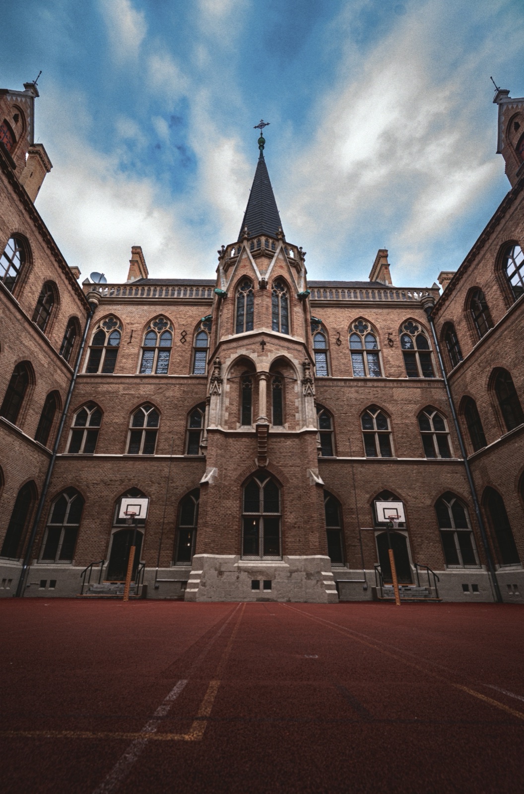 Gothic courtyard, Vienna — Best Alex Shots, Vienna