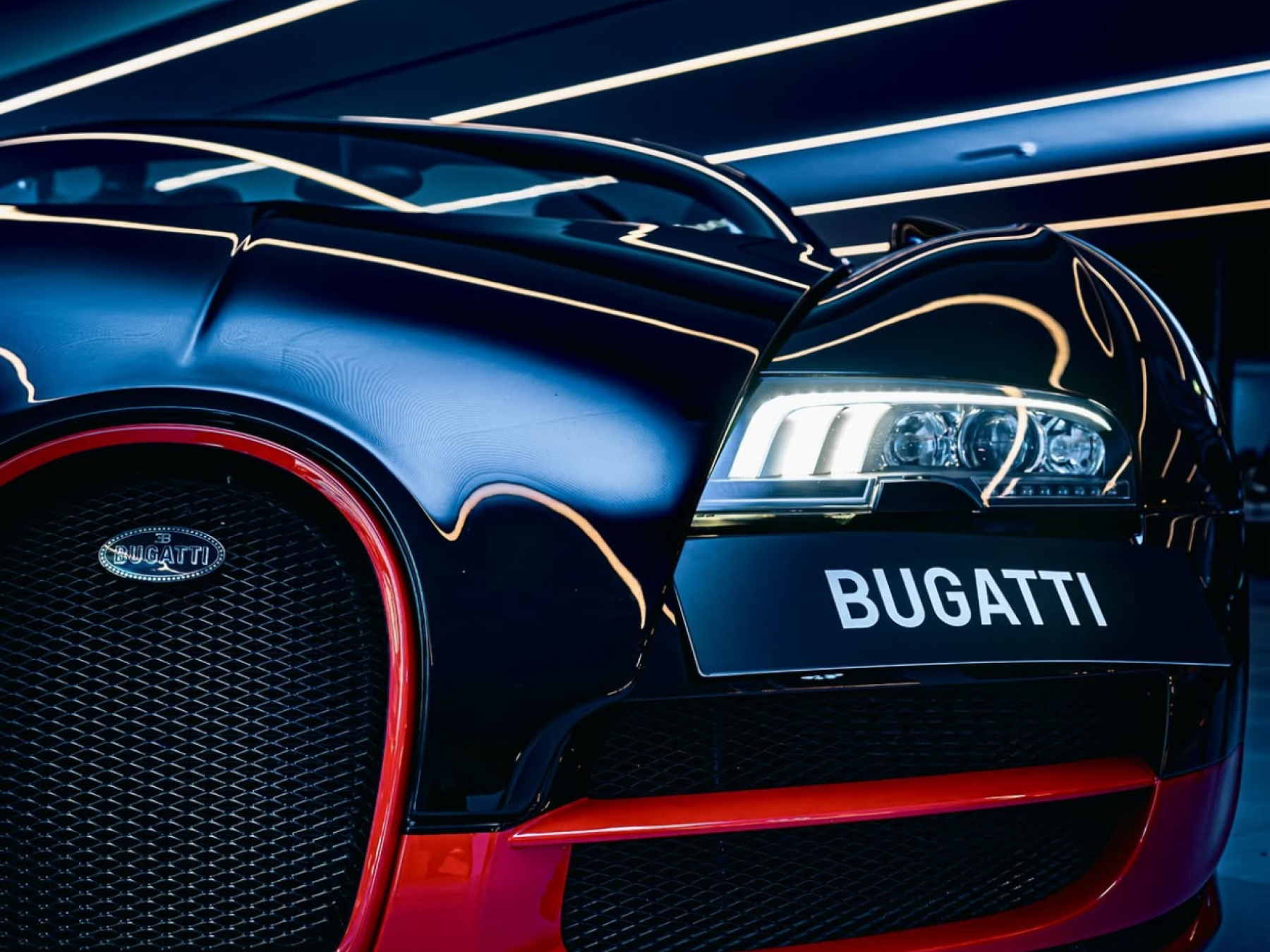 Bugatti Veyron front grille and headlight close-up