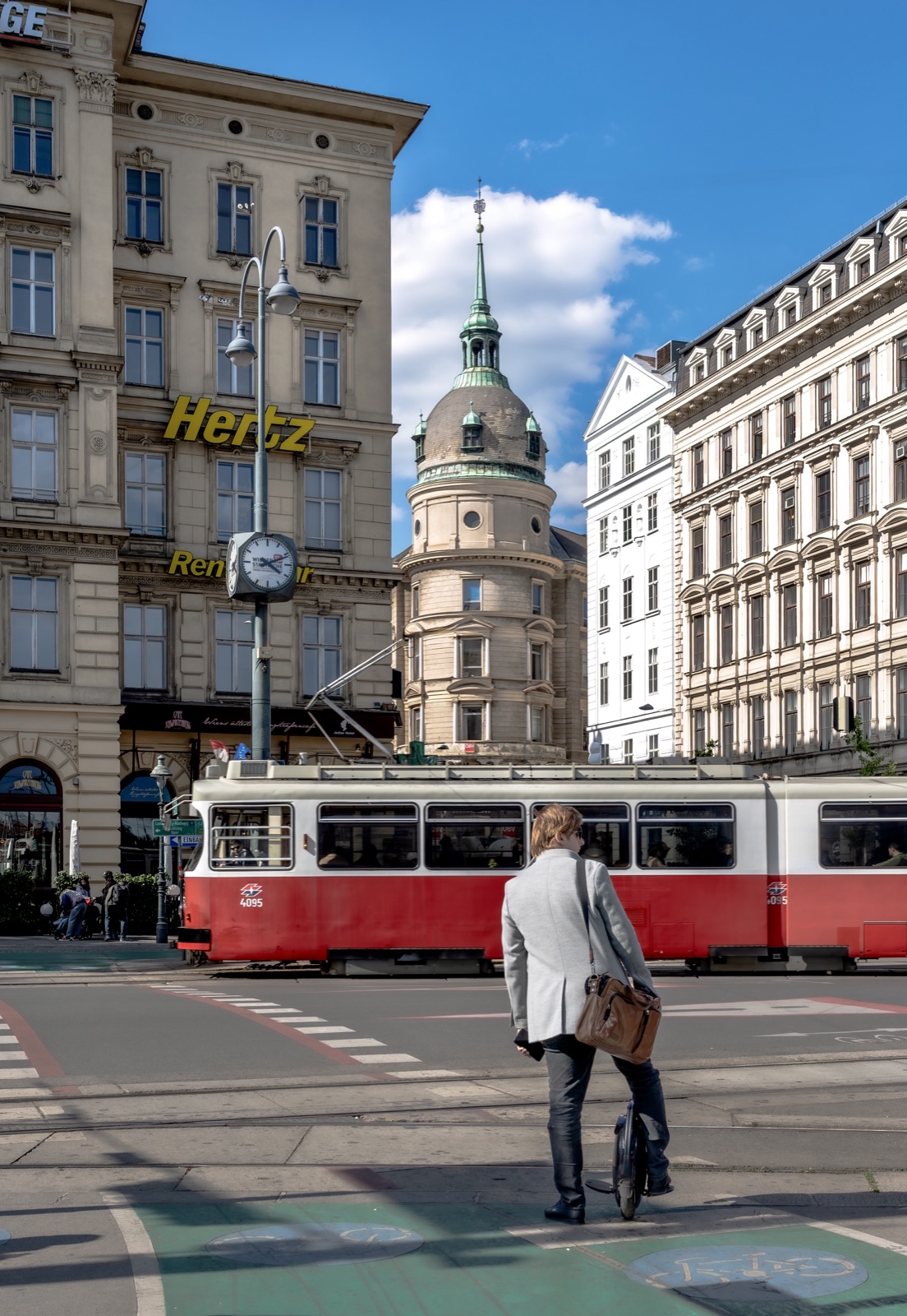 Vienna Hertz building + tram — Best Alex Shots, Vienna