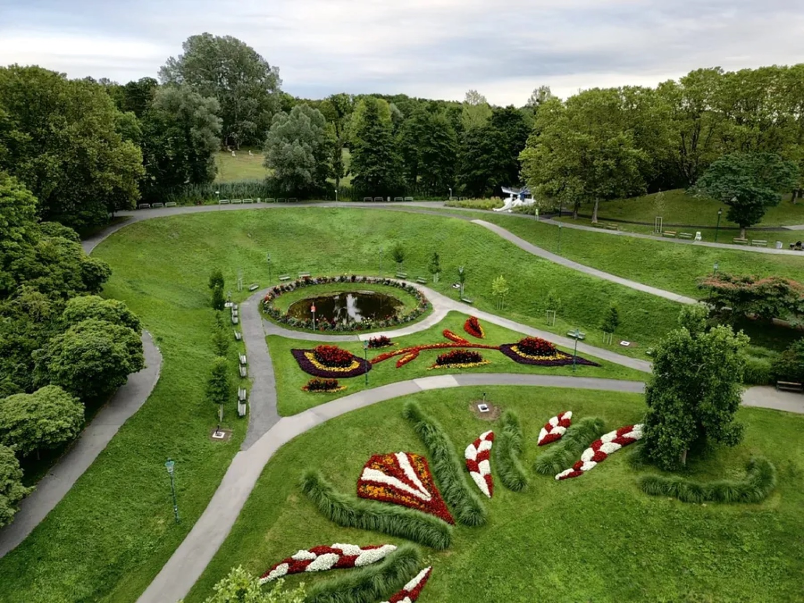 Vienna park aerial — flower beds — Best Alex Shots, Vienna