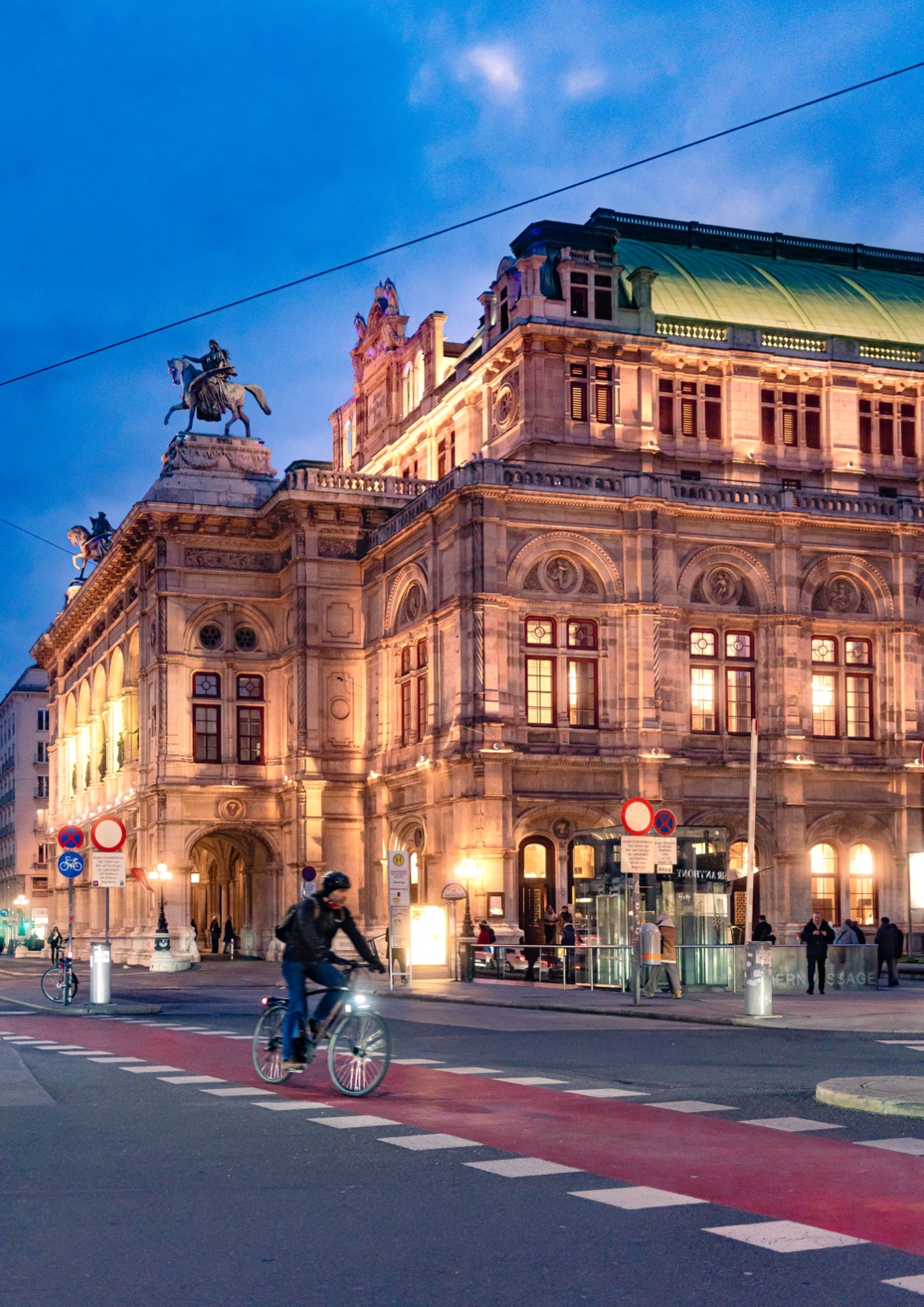 Vienna State Opera at dusk — Best Alex Shots, Vienna
